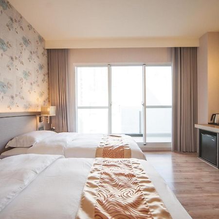 Grand Crystal Hotel Xinzhu Zewnętrze zdjęcie